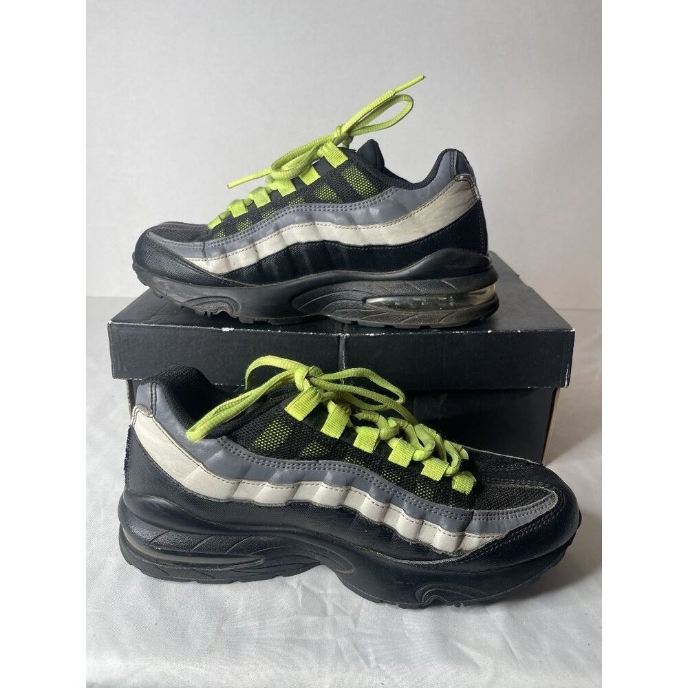 Nike Boys 905348-022 Black Volt Dark Grey Air Max 95 Low Top Size 6.5 Y Sneakers